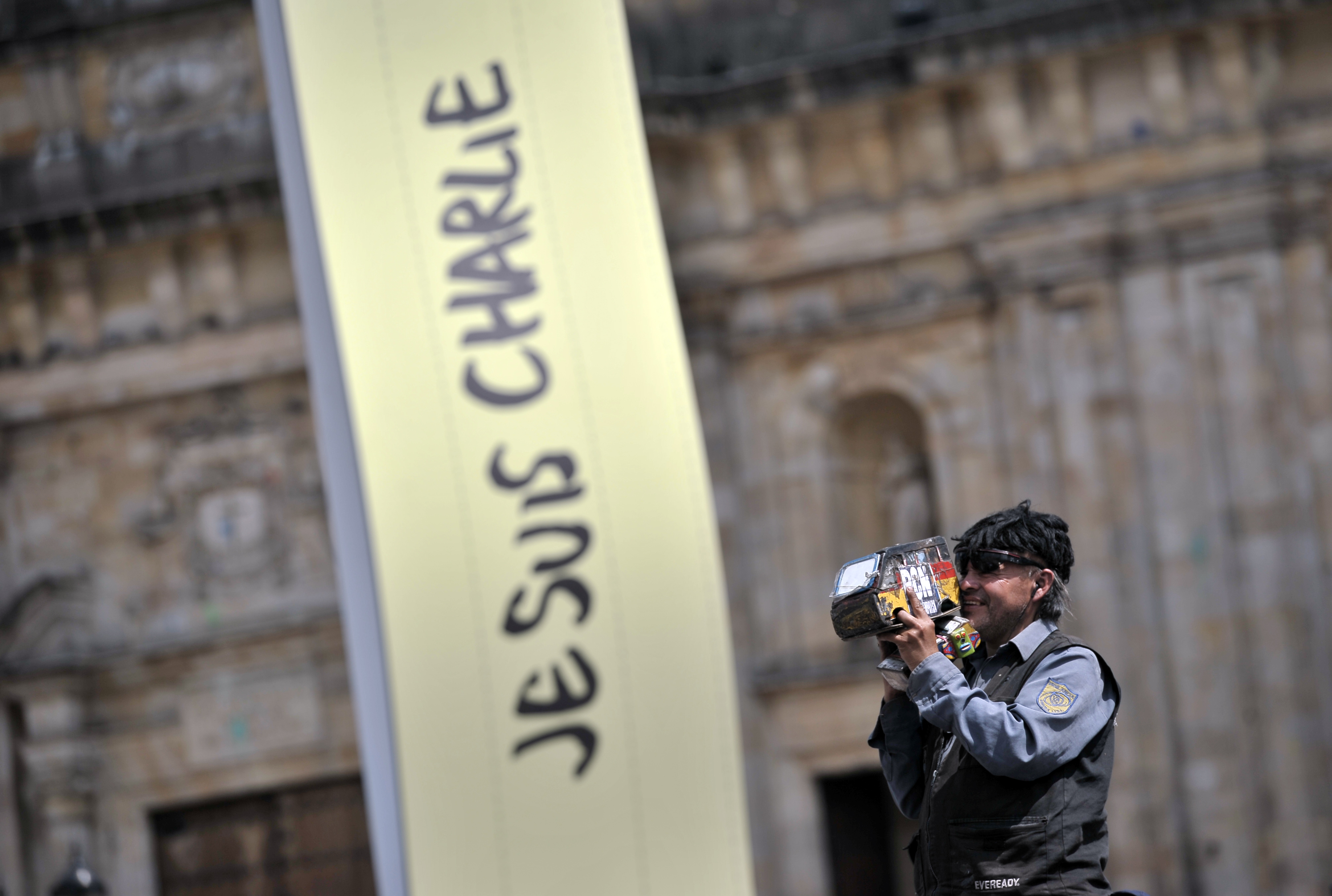 Charlie Hebdo conmemora 10 años del ataque yihadista con revista especial