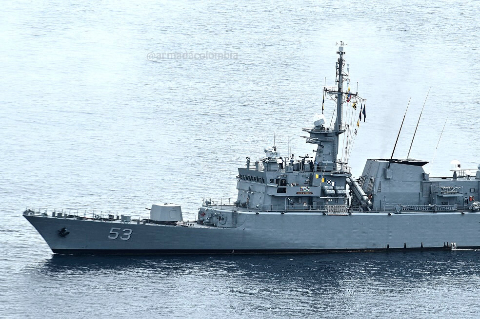Armada colombiana rescata a costarricense que duró tres días perdido en el mar
