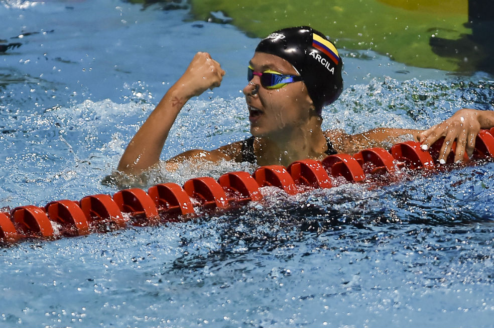 Isabella Arcila, oro y récord centroamericano en natación
