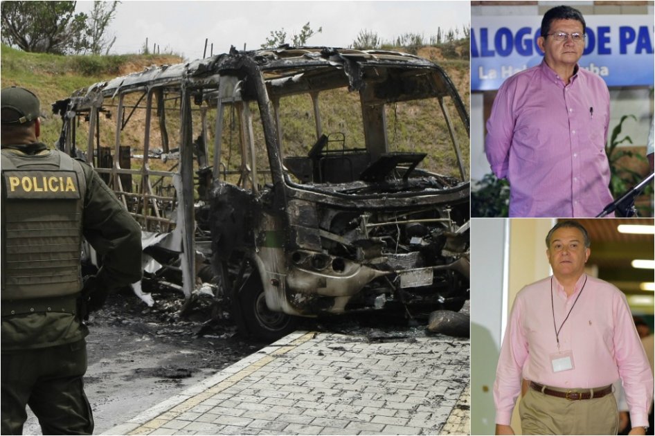 Un bus de servicio público fue incinerado por paramilitares del Clan Úsuga en Medellín el pasado viernes, en desarrollo del paro armado que paralizó seis departamentos. / EFE