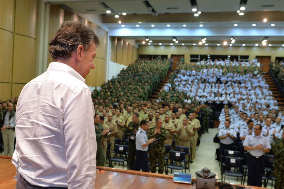 Miembros de FF.MM. estarán protegidos y blindados jurídicamente: Santos