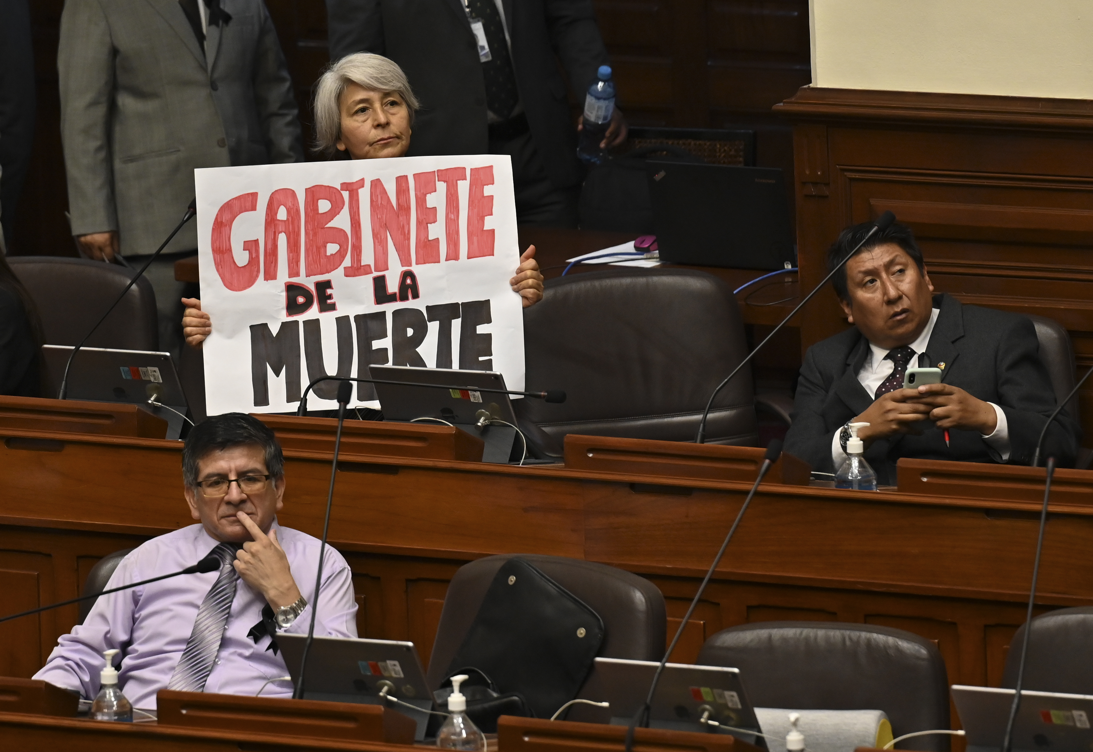 Perú: congresista denunciado por agresión sexual no irá a prisión, por ahora