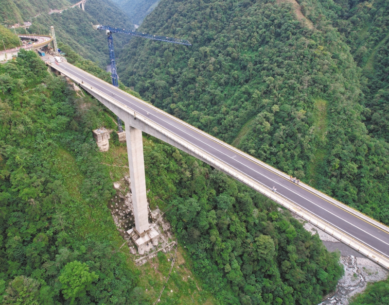 ¿Por qué el puente de Chirajara todavía no funciona?