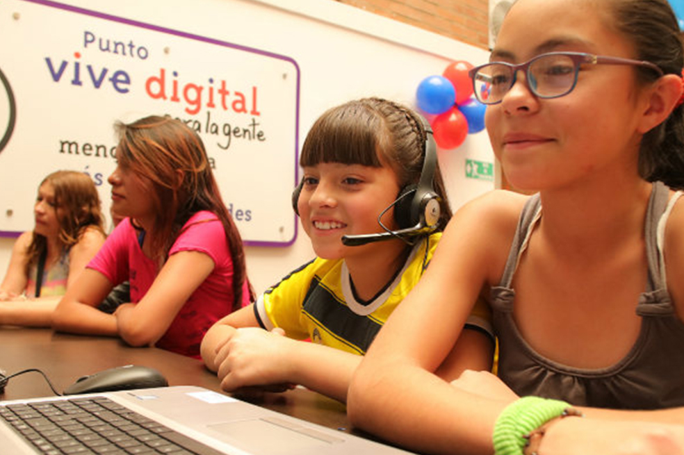 MinTIC restablece el servicio de 642 Puntos Vive Digital tras lío con Fonade