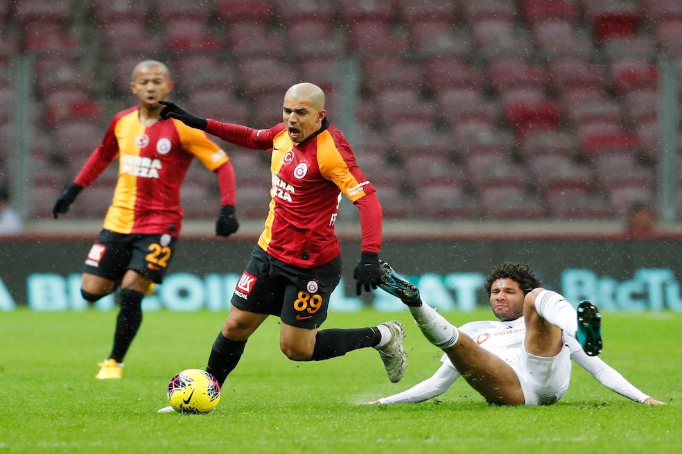 Galatasaray y Besiktas empataron sin goles en el derbi de Estambul