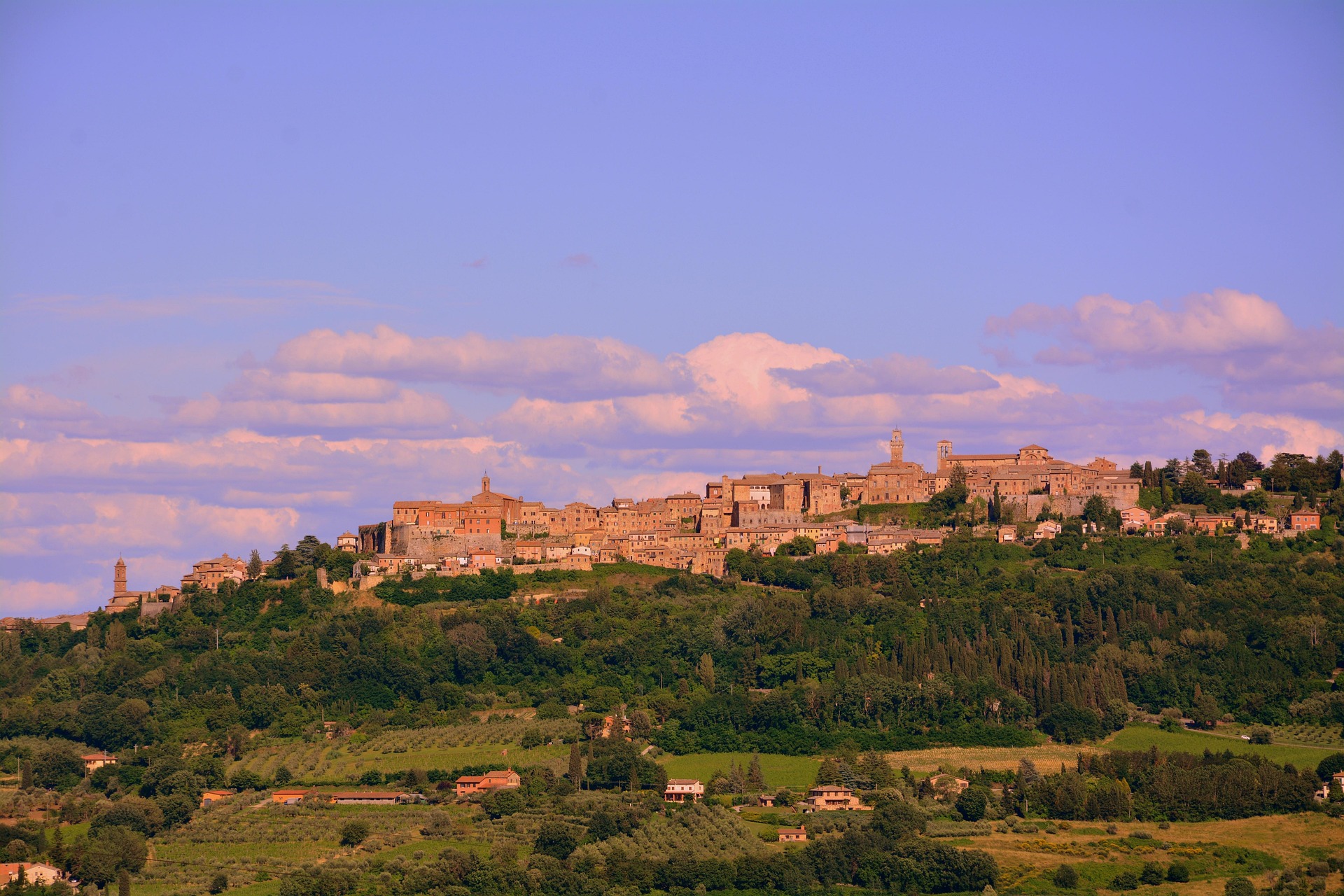 Montepulciano, Italia: una joya toscana en lo alto de una colina