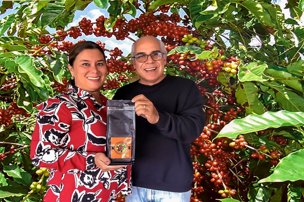 Una taza de café por el progreso de la patria