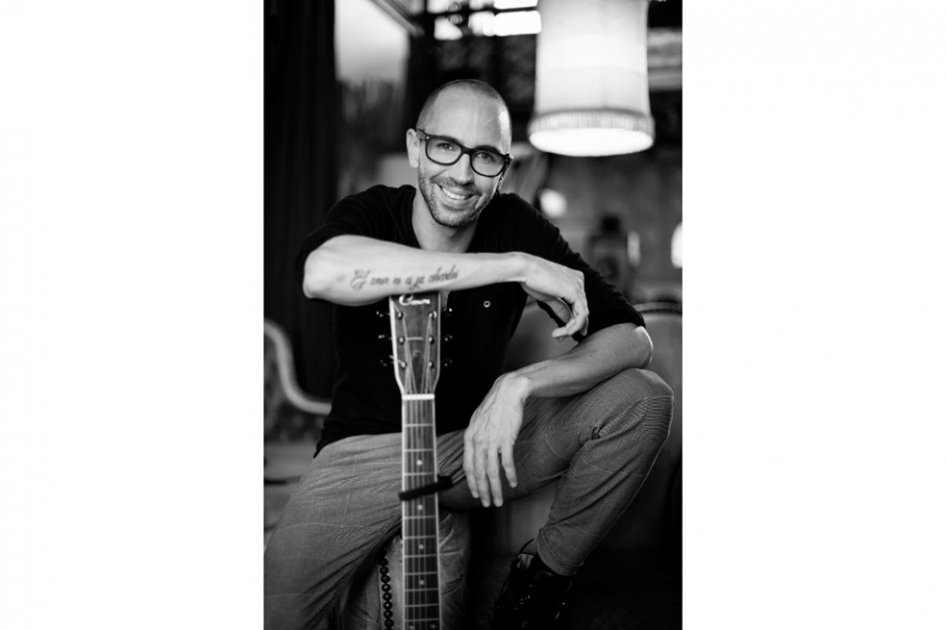 Lucas Arnau estrena canción con Carlos Baute