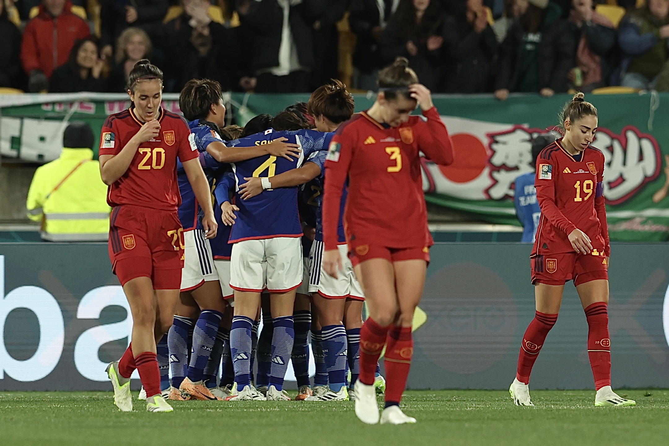 Wellington (New Zealand), 31/07/2023.- Spanish players react after conceding a goal during the FIFA Women's World Cup group C soccer match between Japan and Spain in Wellington, New Zealand, 31 July 2023. (Mundial de Fútbol, Japón, Nueva Zelanda, España) EFE/EPA/RITCHIE B. TONGO