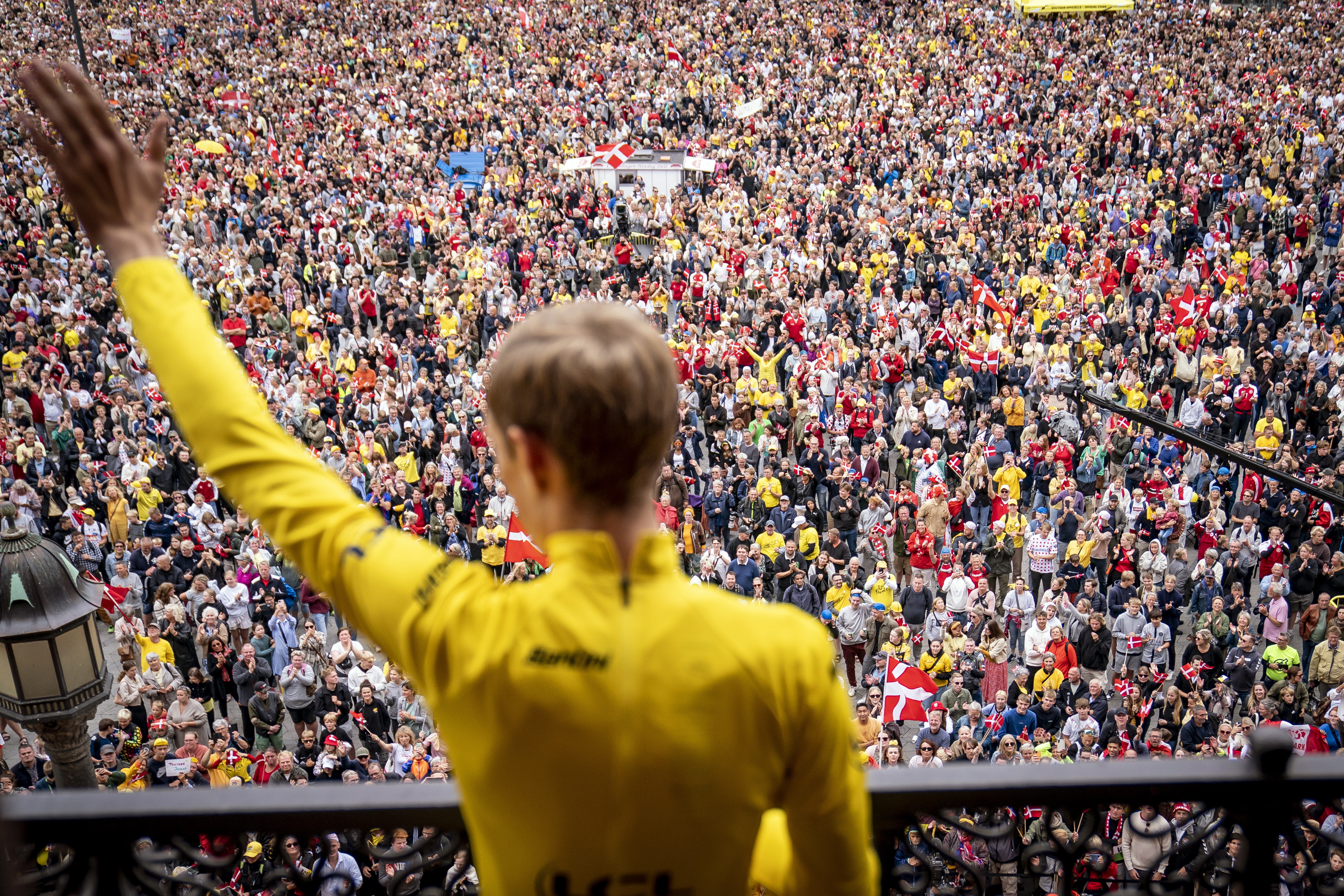 Vingegaard es recibido como un héroe en Copenhague