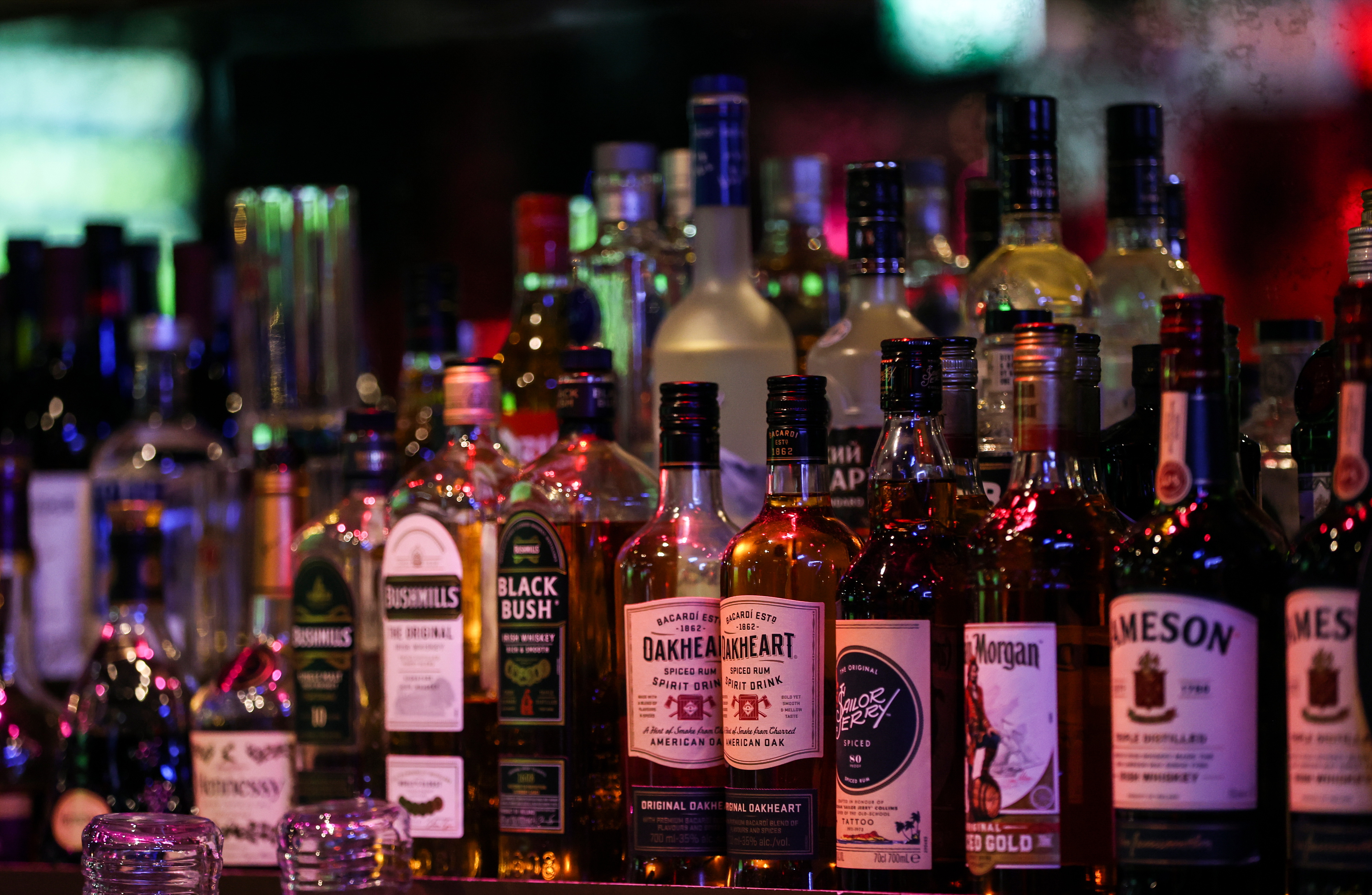 Dubai (United Arab Emirates), 02/01/2023.- Alcohol displayed in a bar in the Gulf emirate of Dubai, United Arab Emirates, 02 January 2023. After the beginning of the new year 2023 Dubai has started to scale down about 30 percent from the alcohol tax in addition to cancel the personal liquor license fee. (Emiratos Árabes Unidos) EFE/EPA/ALI HAIDER