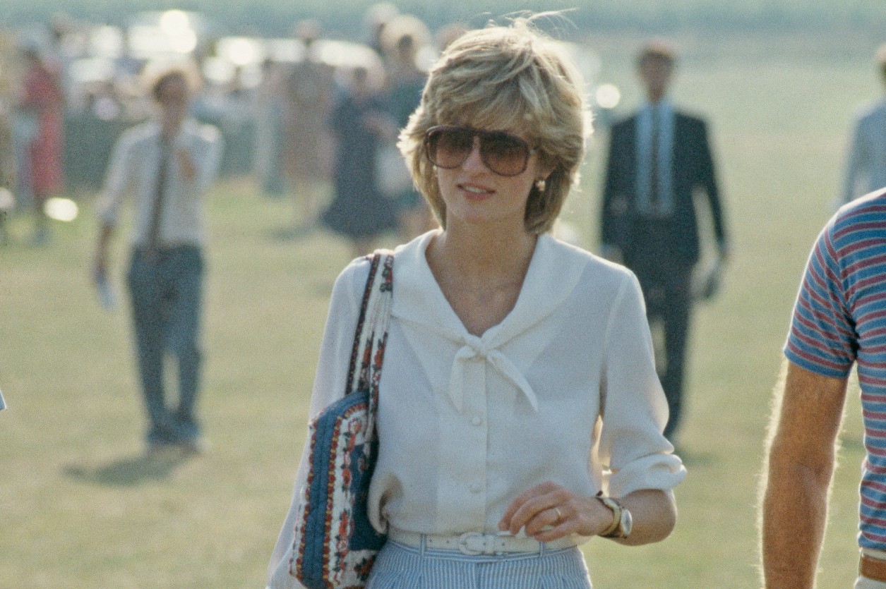 Lady Di en Hong Kong: exhiben colección de ropa, zapatos y bolsos