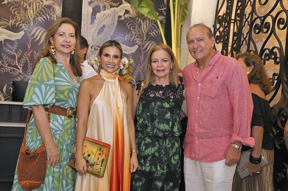 Chica Morales, Carolina Bernal, Jaya de Schuster y Benny Schuster (1)