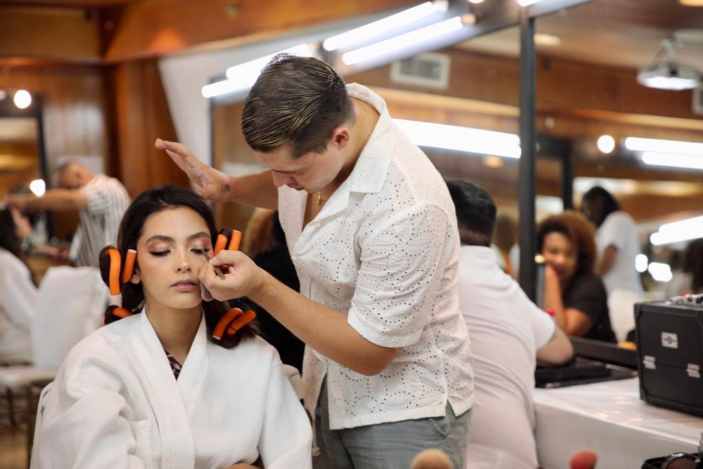 Así fue el detrás de cámaras del maquillaje a la candidatas a Señorita Colombia
