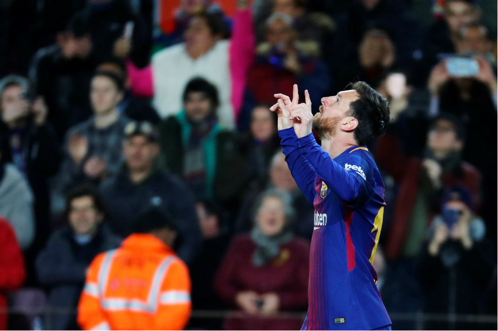 Messi vuelve a brillar y Barcelona clasifica con goleada