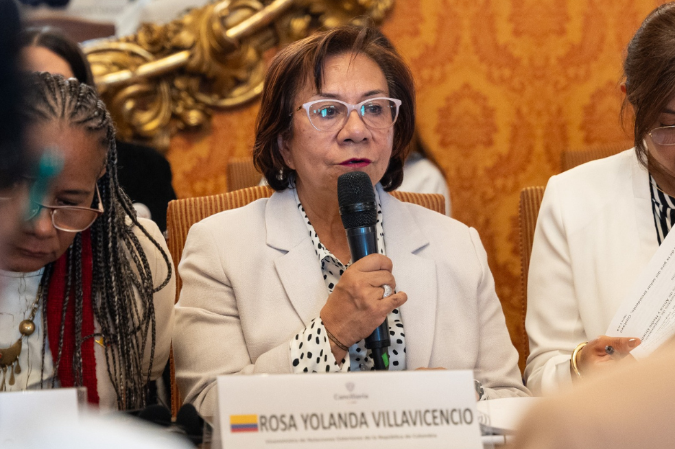 Funcionarios de la Cancillería no podrán hablar con medios sin autorización de la ministra
