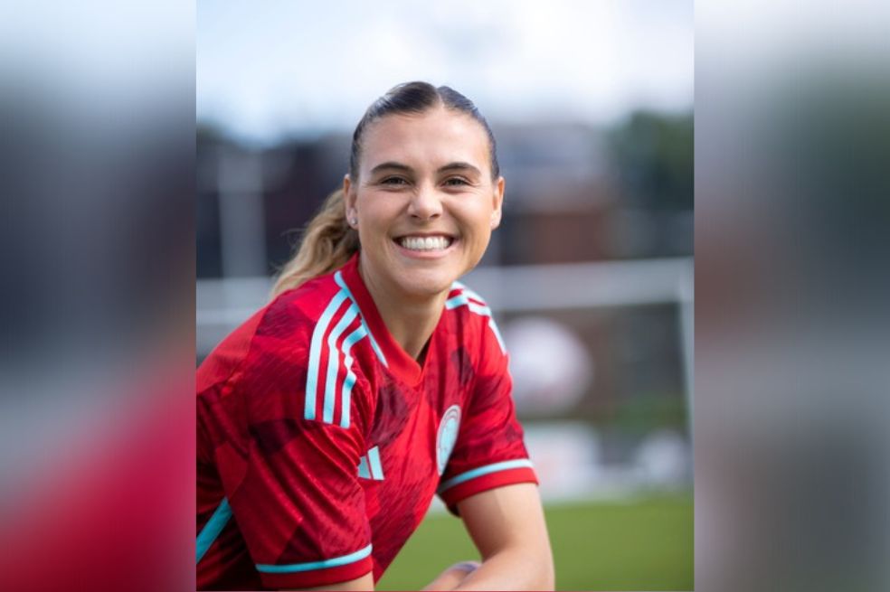 Las jugadoras de la Selección de Colombia de mayores fueron protagonistas del estreno del nuevo combinado alternativo que vestirán todos los seleccionados. //FCF
