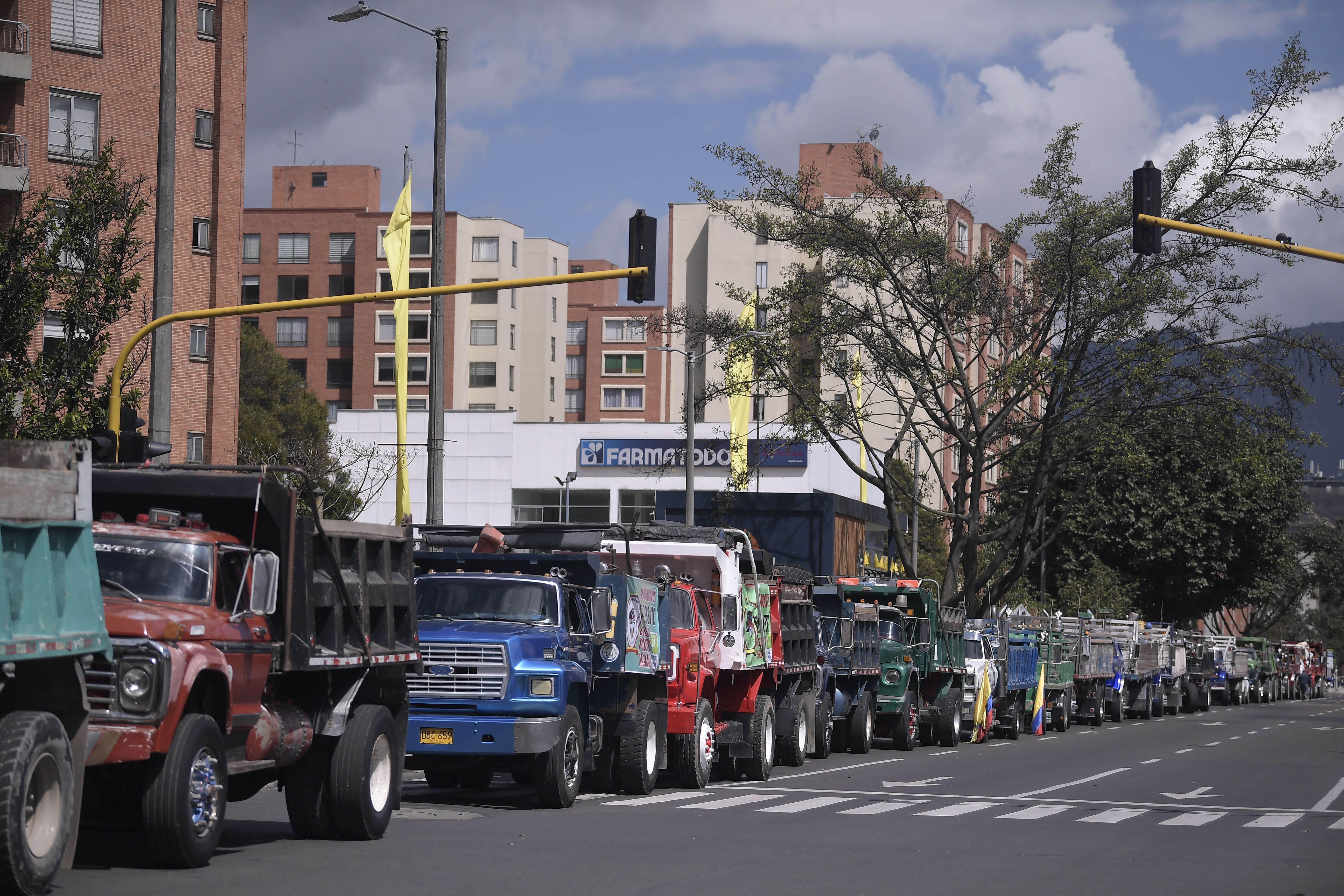 Hay 81 manifestaciones y 29 bloqueos permanentes: Policía sobre paro de camioneros