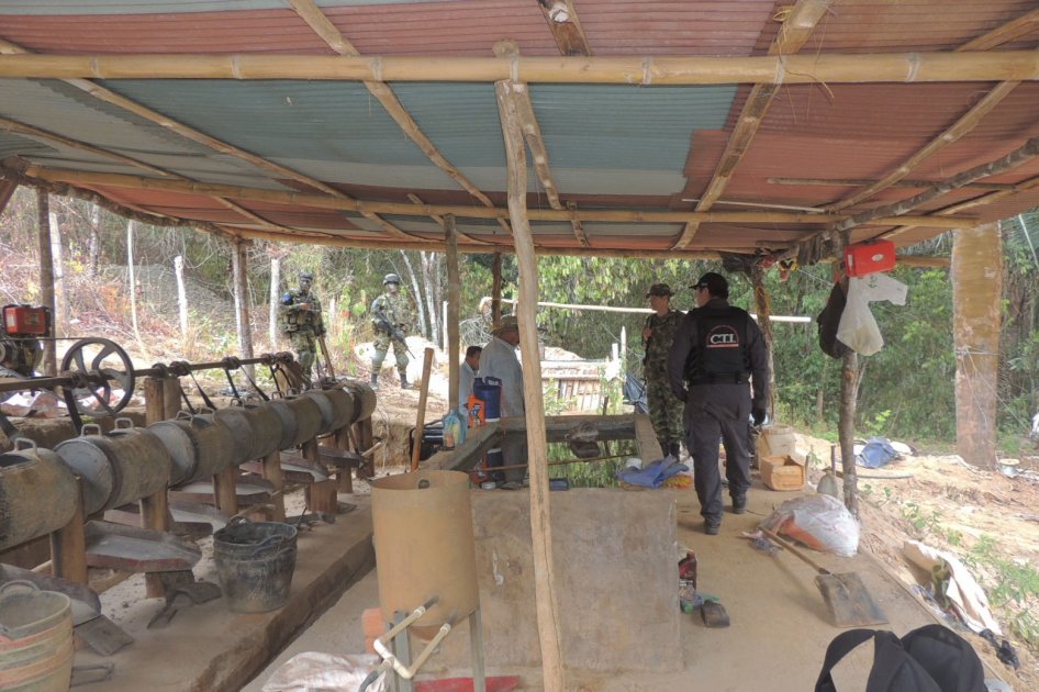 Doce personas capturadas por minería ilegal en Huila y Tolima