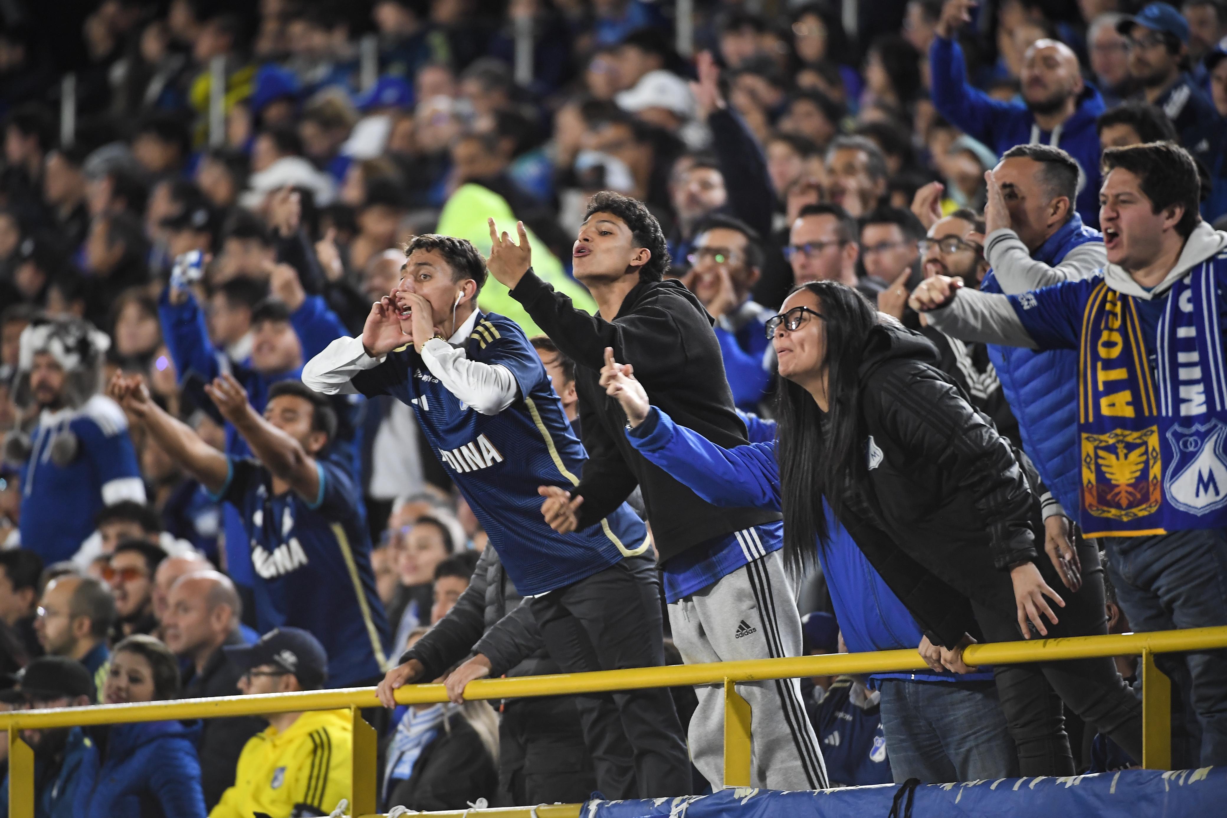Sin Llinás, Banguero ni Montero, Millonarios mostró grietas en defensa y poca claridad en ataque. Le costó abrir espacios ante un Once Caldas ordenado y aplicado. Los chiflidos bajaron desde la tribuna al final del primer tiempo.