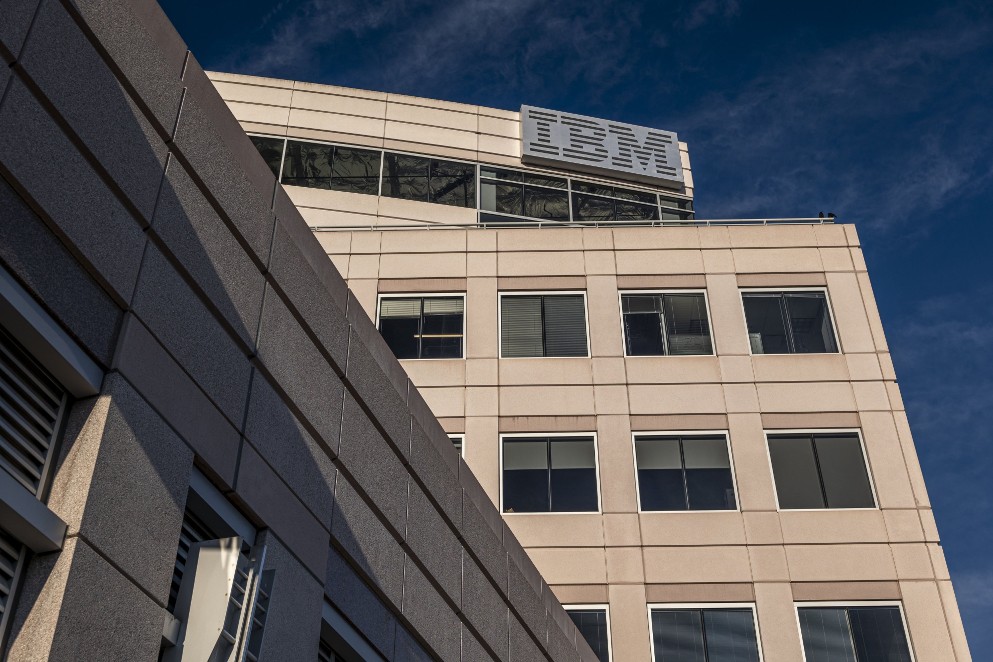 IBM registra mayor aumento en ventas en 10 años por servicios en la nube