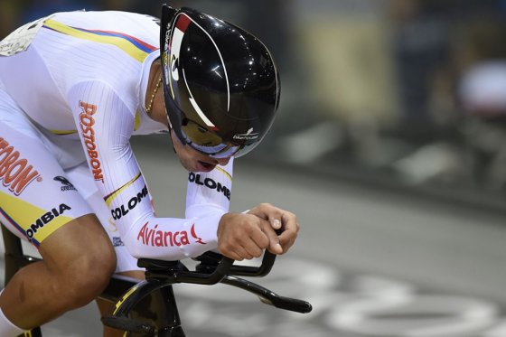 Fernando Gaviria, pedalista colombiano que lidera el óminum. Foto: AFP