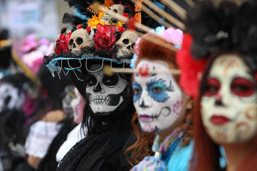 El mundo no es como lo pintan: el día en que los muertos mexicanos vuelven a casa