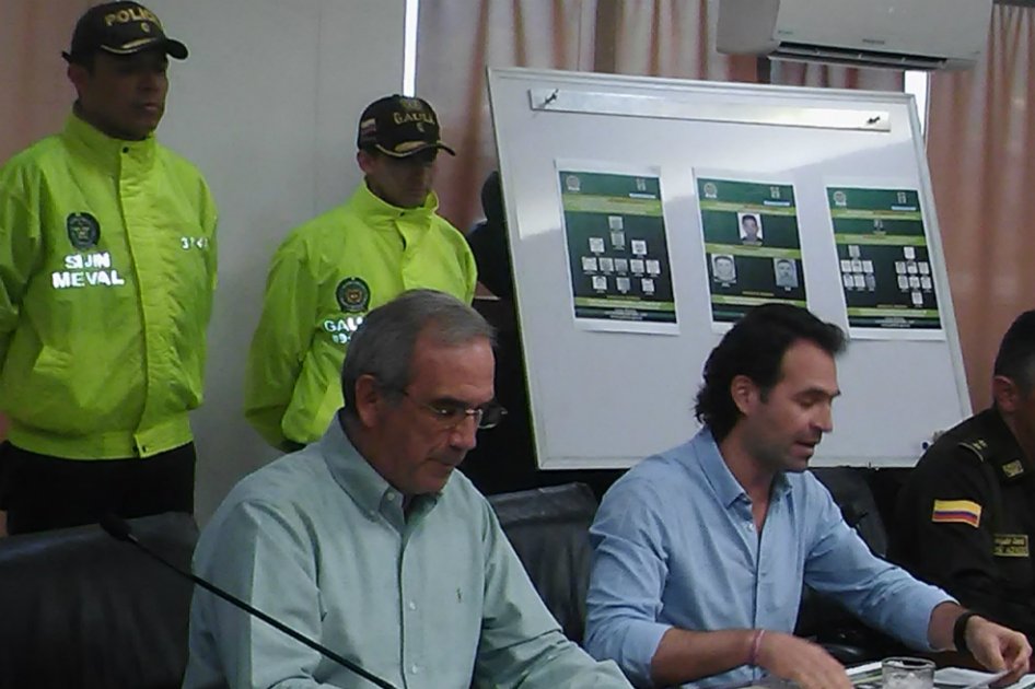 Secretario de Seguridad, Gustavo Villegas, y el alcalde, Federico Gutiérrez. / Cortesía.