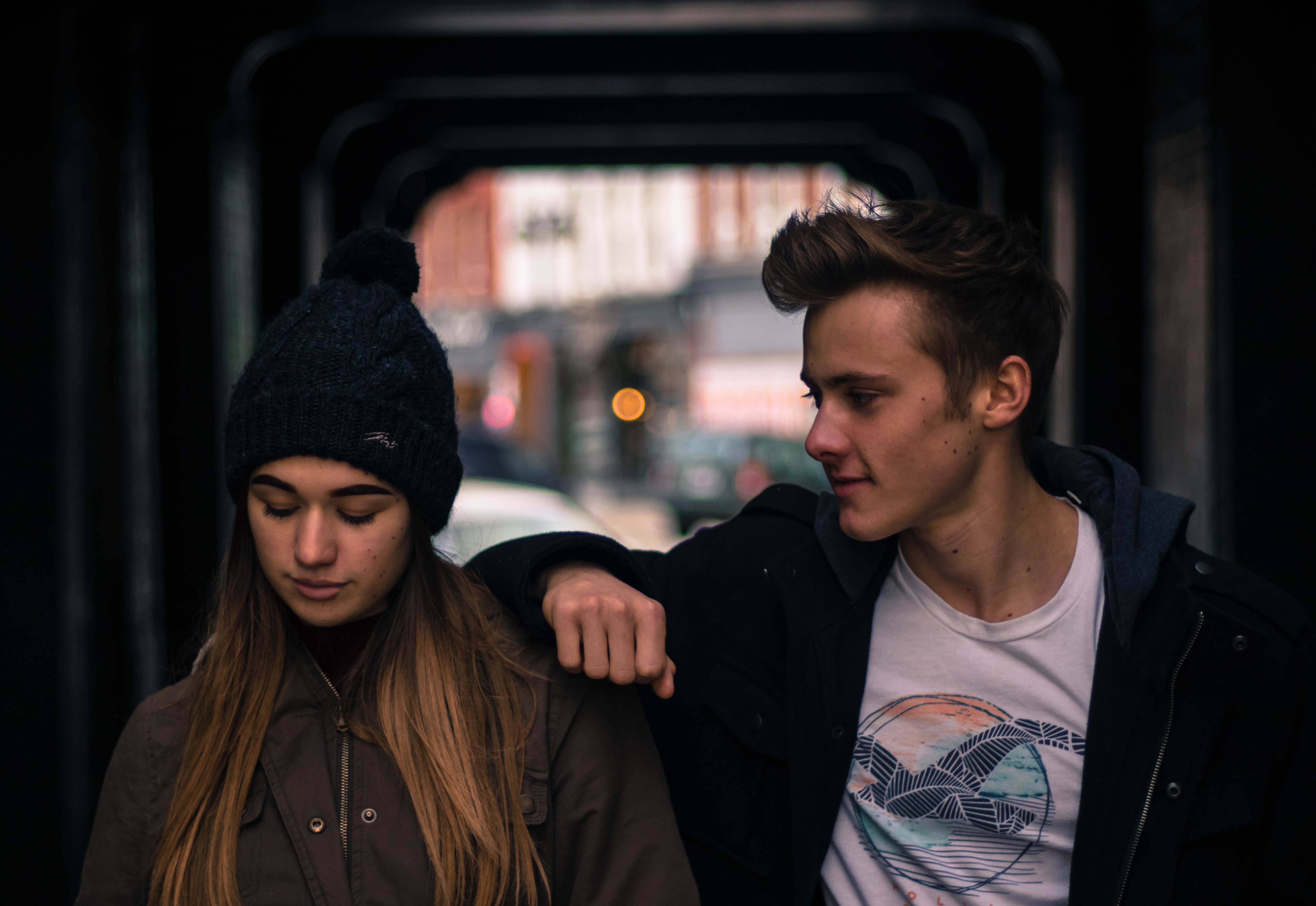 ¿Tu pareja está dejando morir la relación en silencio? Estas son las señales para saberlo