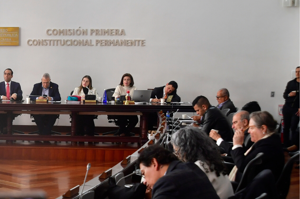 Congreso respaldó proyecto que castiga con cárcel la violencia digital de género