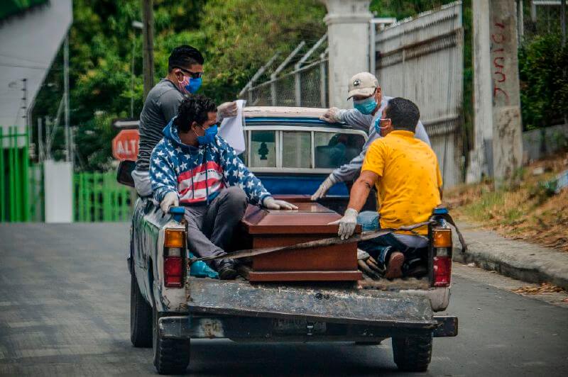 Entierros exprés: la otra tragedia del coronavirus en Nicaragua