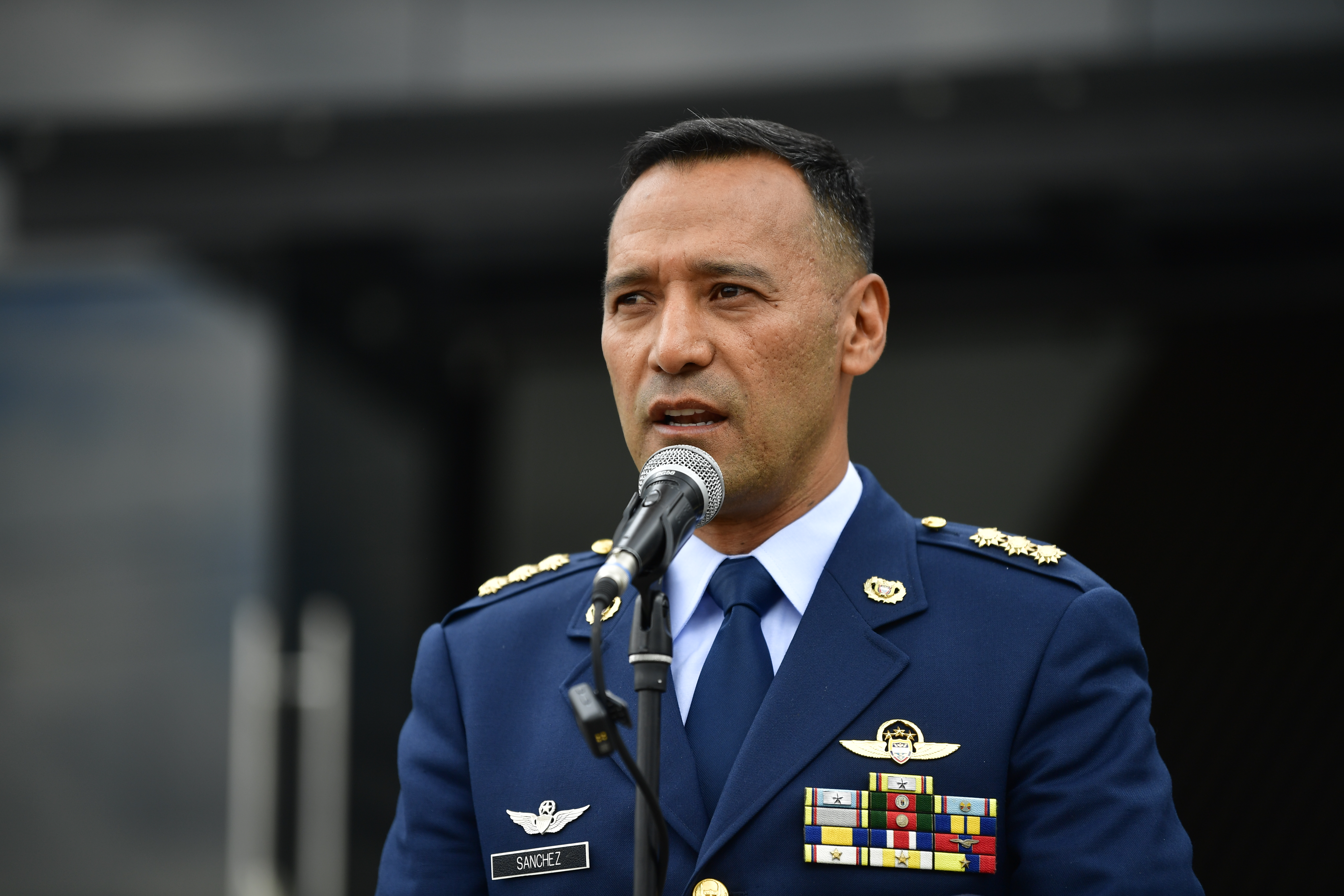 Ministro de Defensa pidió la renuncia protocolaria de algunos de sus funcionarios