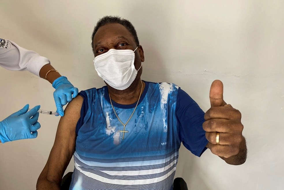 Pelé recibió la primera dosis de la vacuna contra el COVID-19