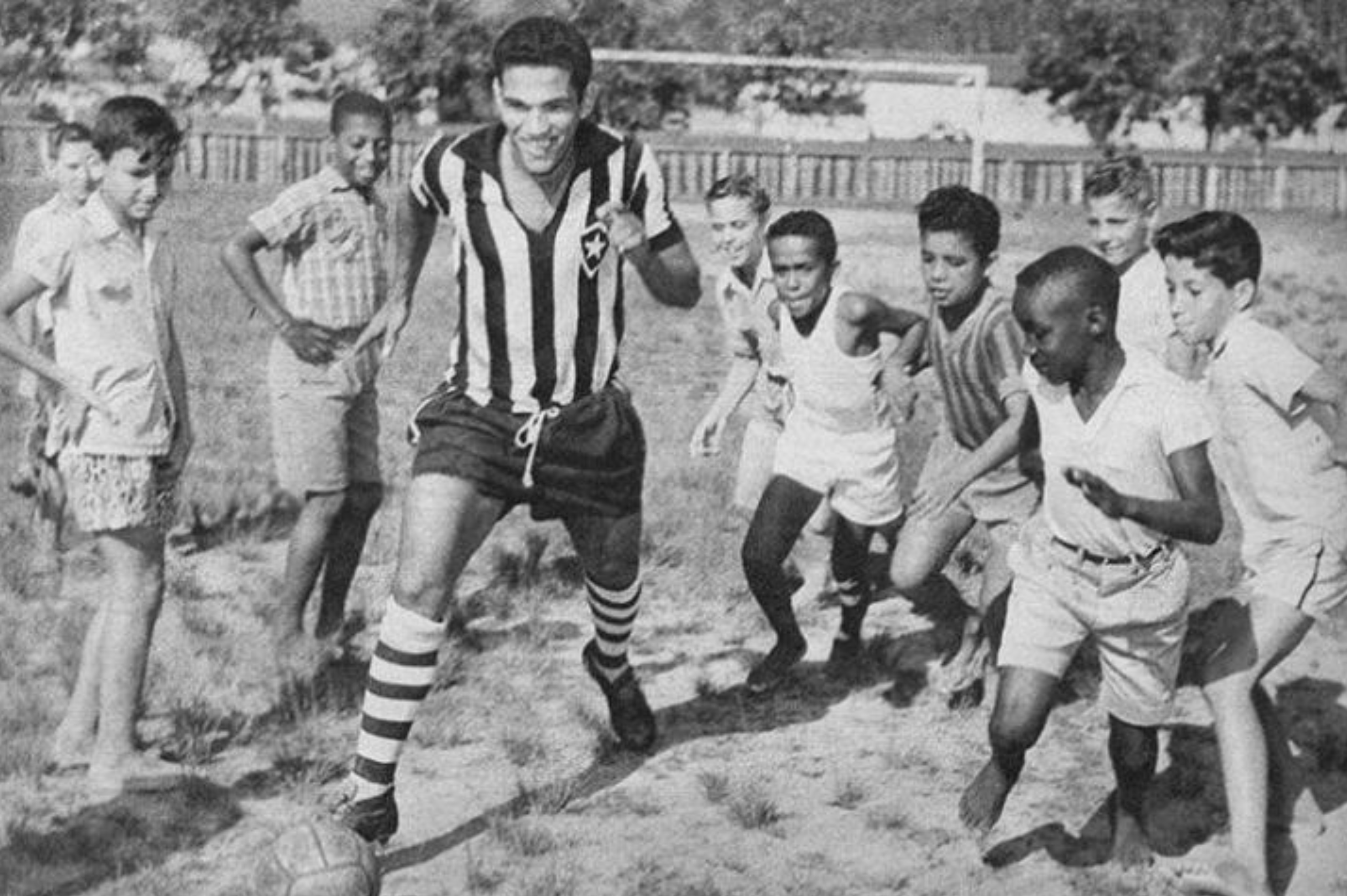 Manuel Francisco dos Santos, también conocido como "Garrincha", la alegría del pueblo.