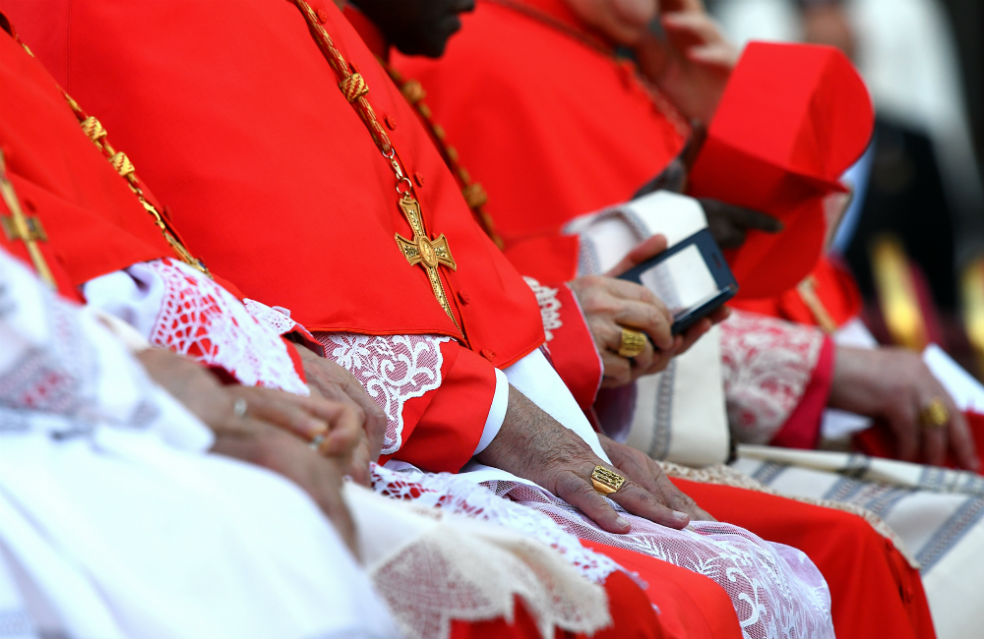 Vaticano estudia medida para excomulgar a mafiosos y corruptos