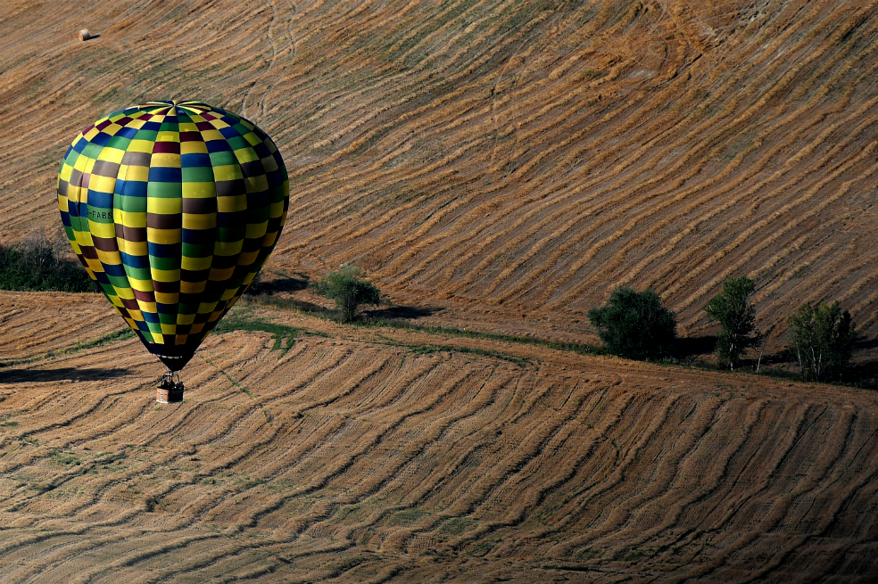 En fotos: globos aeroestáticos compiten en cielo italiano