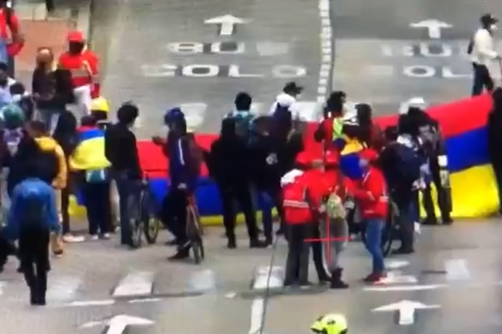 Reportan bloqueo en troncal de TransMilenio del 20 de Julio