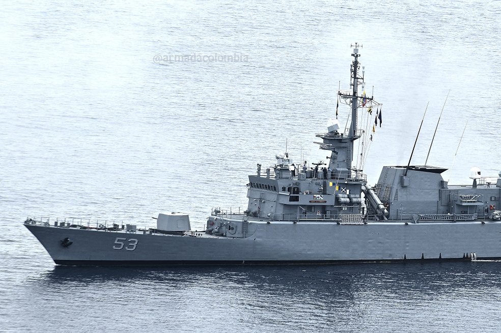 Armada rescata a cinco náufragos en el norte de la Guajira