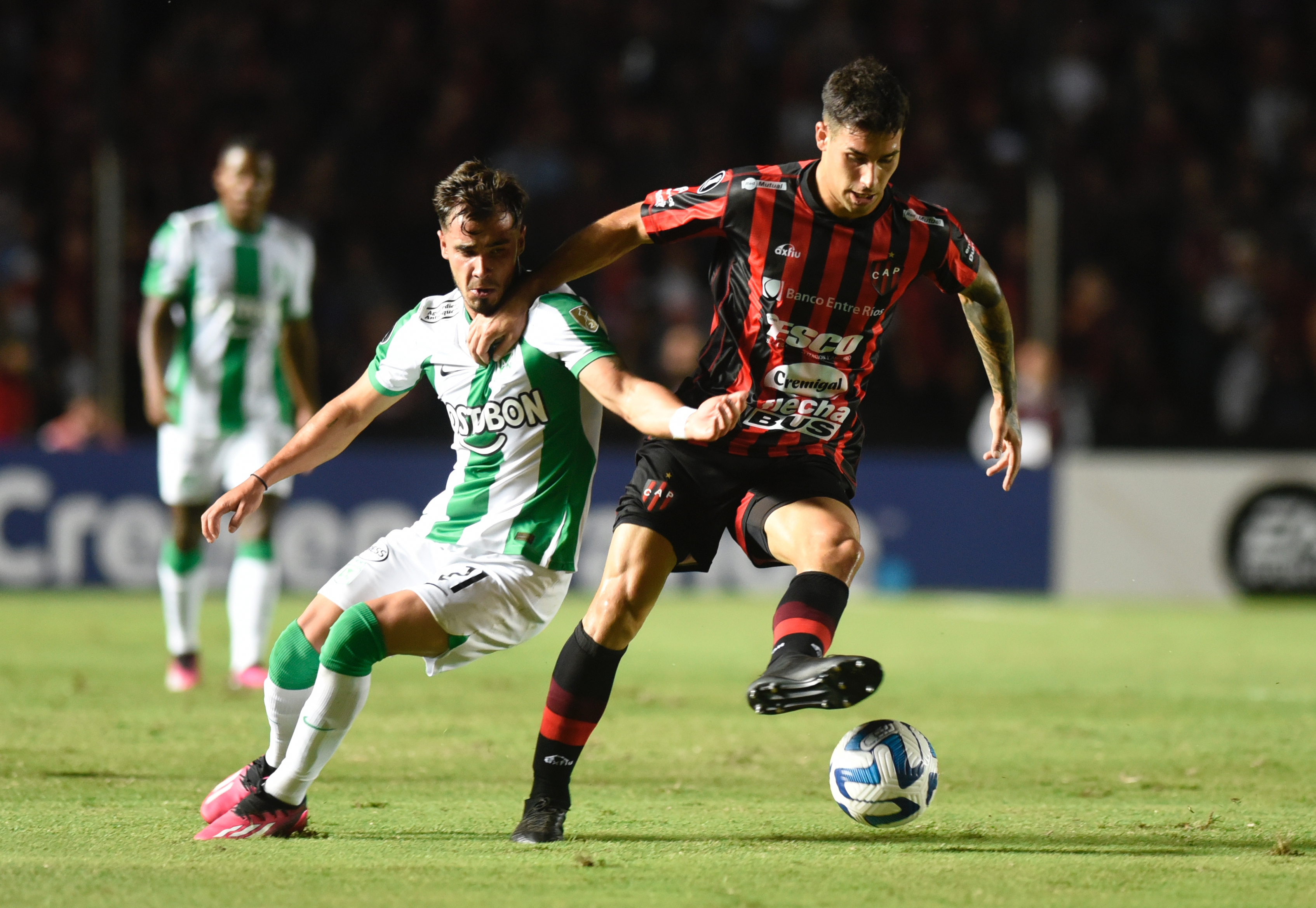Copa Libertadores: Nacional remontó y debutó con victoria frente a Patronato