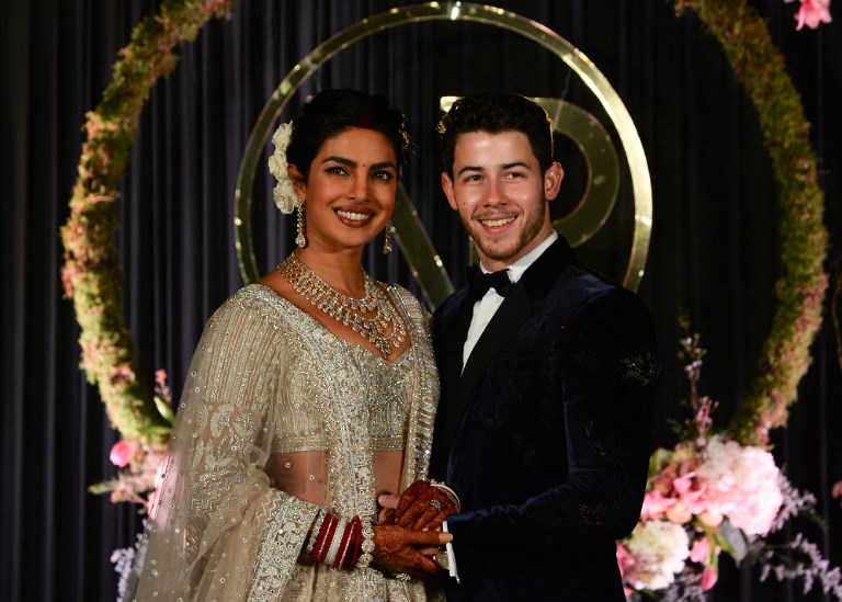 Foto: Priyanka Chopra y Nick Jonas presentan a su hija tras estar 100 días en UCI