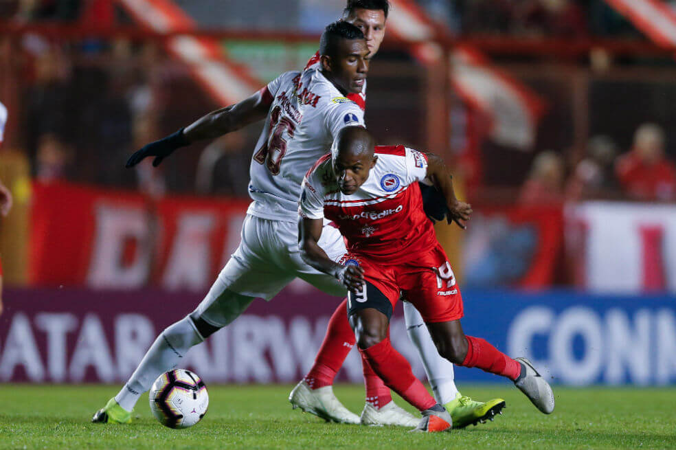 Argentinos Juniors venció a Tolima en el último suspiro