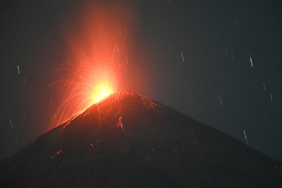 Guatemala está en alerta por erupción de Volcán de Fuego