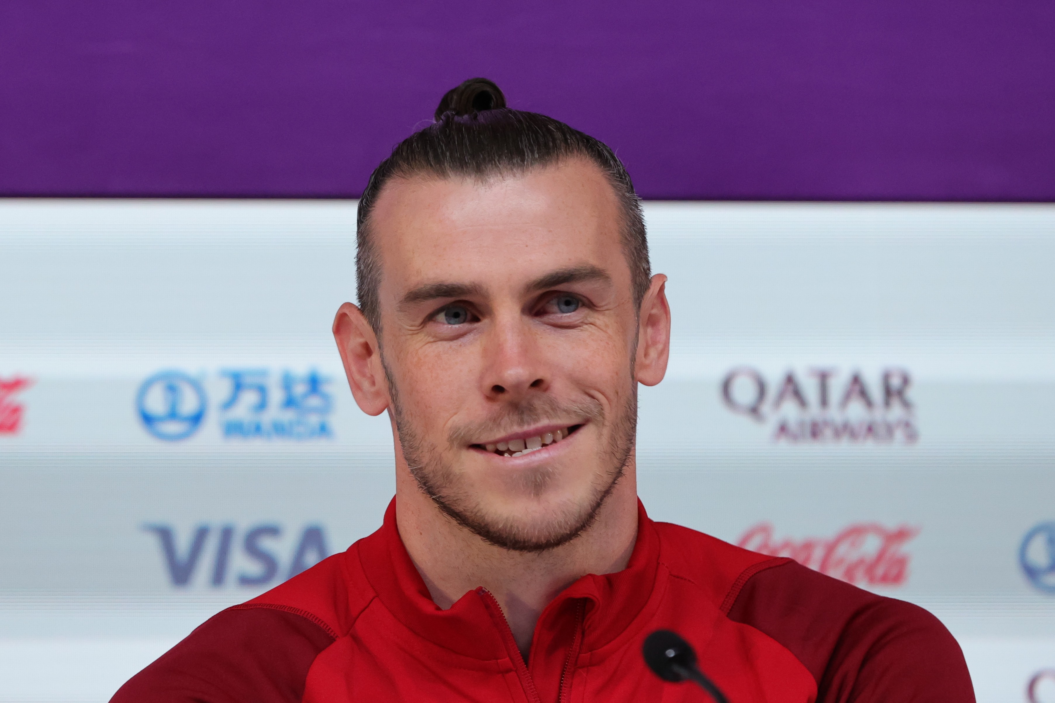 Doha (Qatar), 20/11/2022.- Gareth Bale of Wales speaks during a press conference at the Qatar National Convention Center (QNCC) in Doha, Qatar, 20 November 2022. Wales will face the USA in their first group B match of the FIFA World Cup Qatar 2022 on 21 November. (Mundial de Fútbol, Estados Unidos, Catar) EFE/EPA/ABIR SULTAN