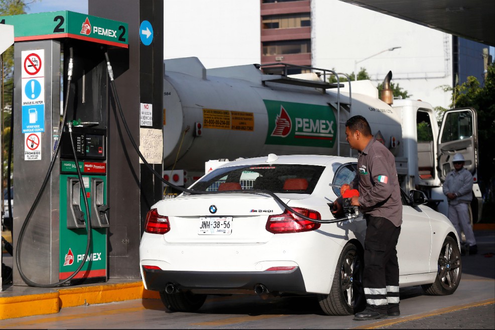 Pemex: en la cuerda floja y expectante ante promesas de López Obrador