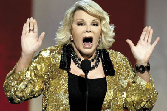 Joan Rivers se quita la máscara