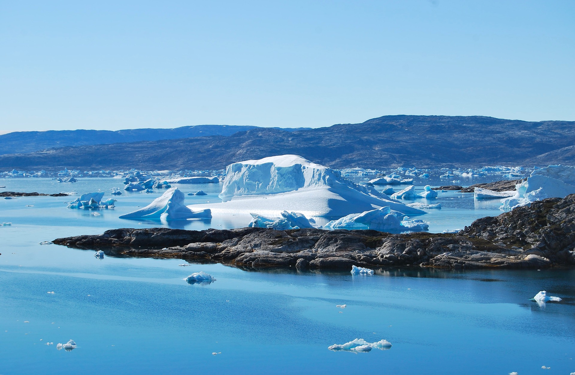Un gran deslizamiento de hielo y rocas fue la causa de un tsunami que duró 9 días