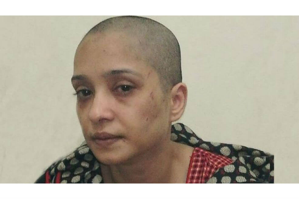 Mujer paquistaní asegura que su esposo le rapó su cabello por negarse a bailar