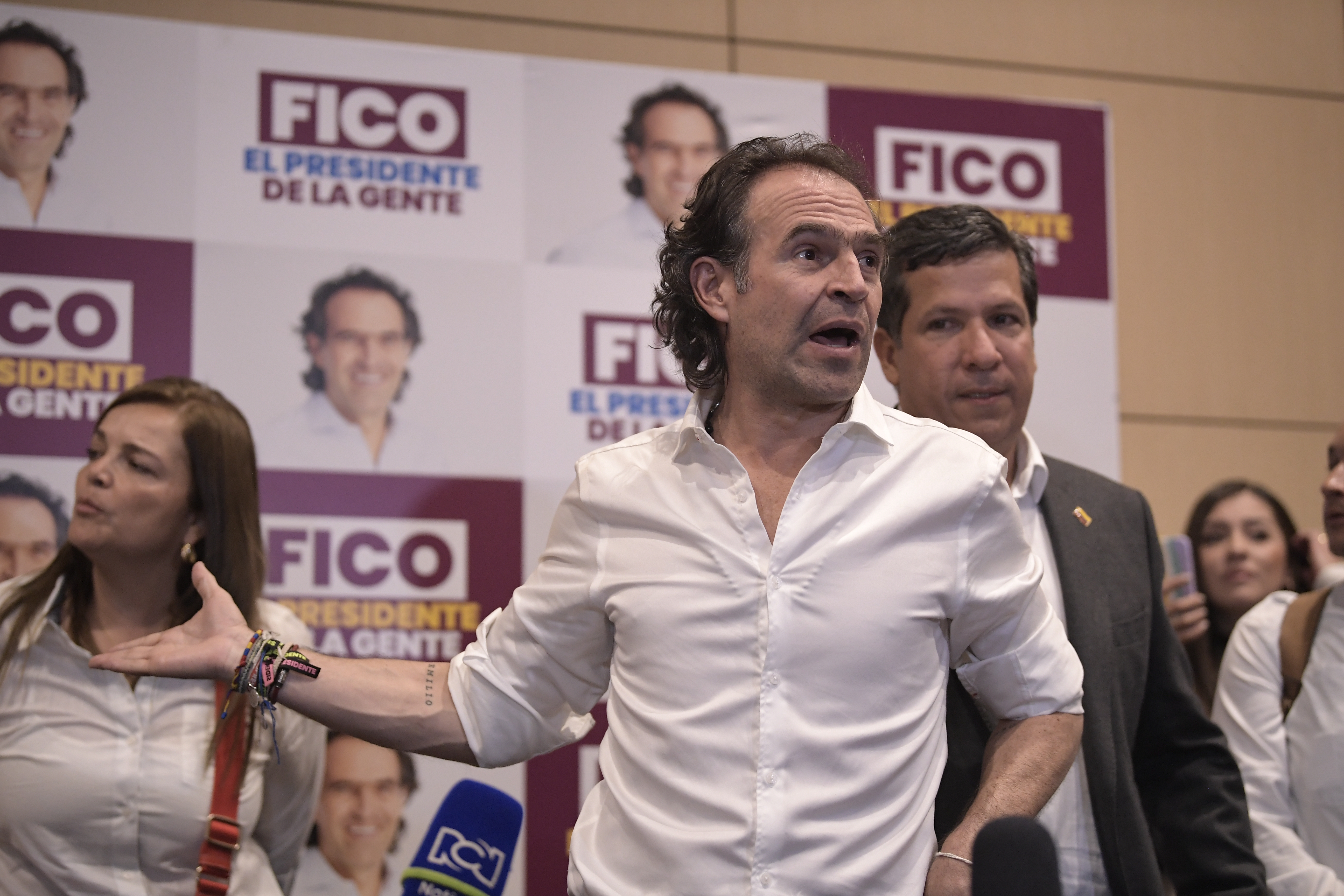 Fiscalía investiga dineros de campaña presidencial de Fico Gutiérrez