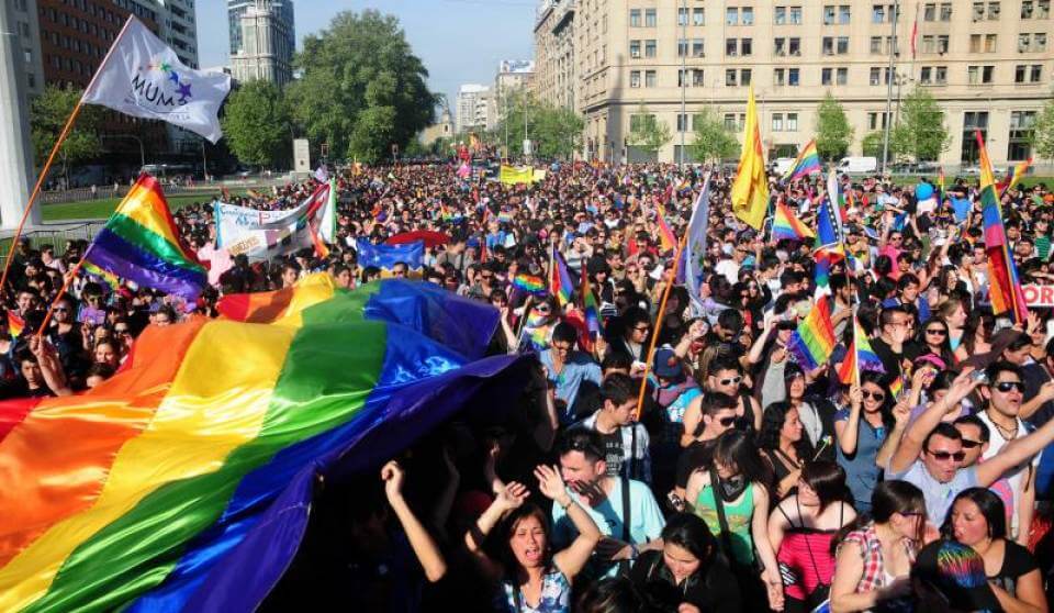 136 personas cambian de sexo legalmente en Chile en primer día de nueva ley
