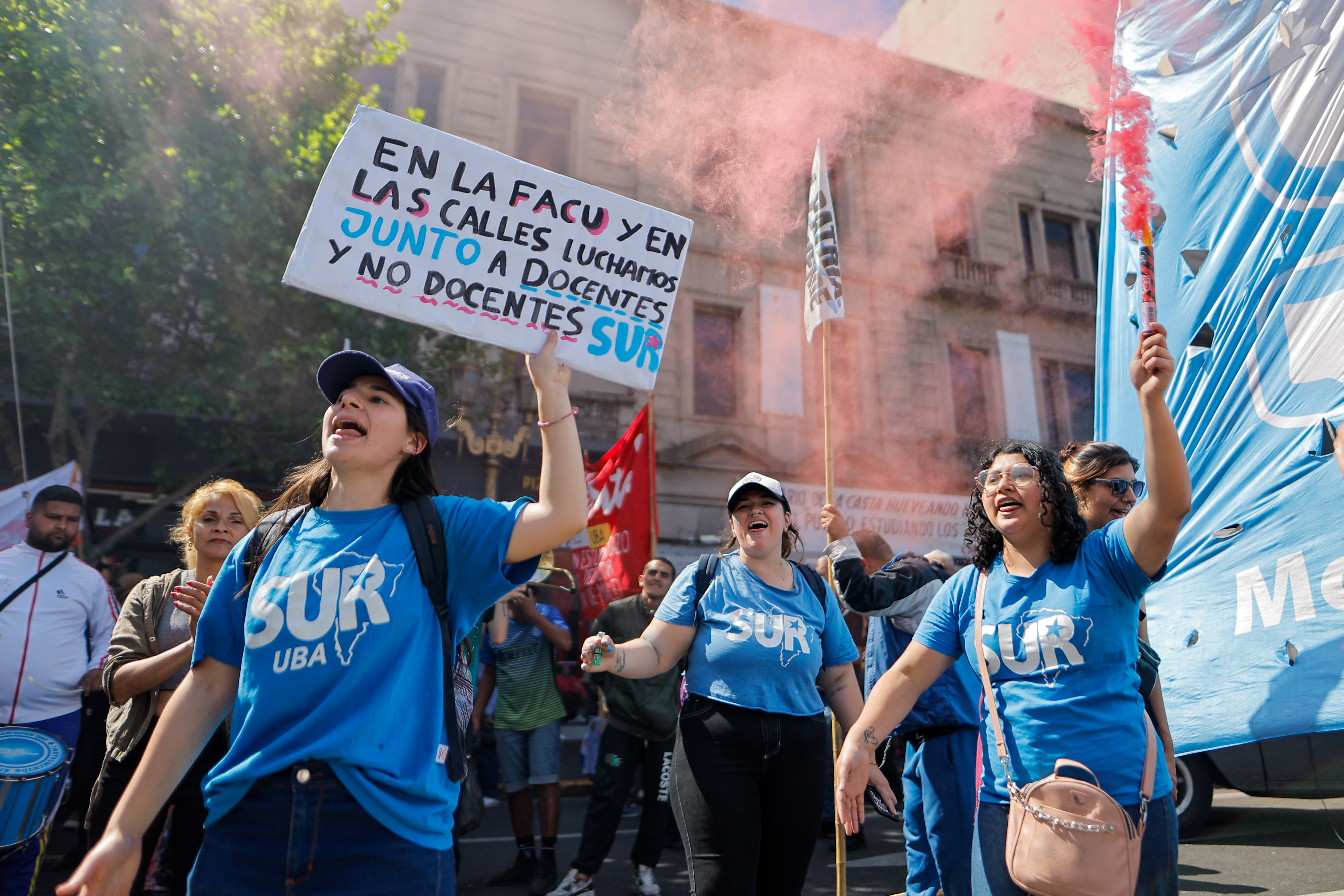 Universidades de Argentina sin clases mientras el conflicto con estudiantes sigue